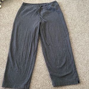 Gray pants. It’s a capri.